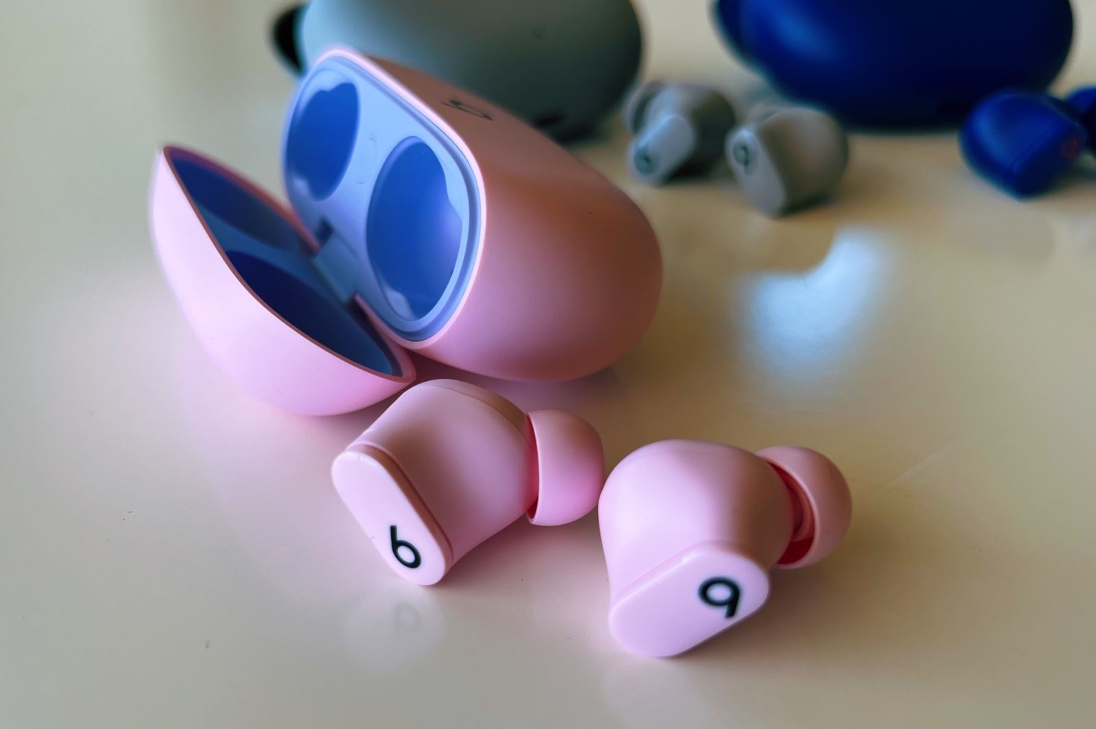 Tai nghe màu hồng Valentine