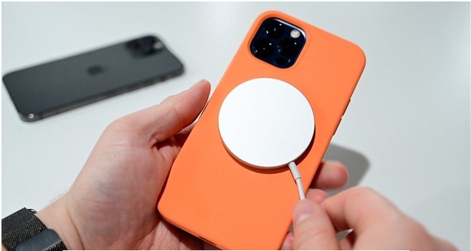 Apple sẽ mang tính năng sạc ngược không dây cho iPhone (ảnh 3)