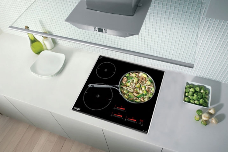 Bếp từ 3 vùng nấu là gì? Có nên mua không?