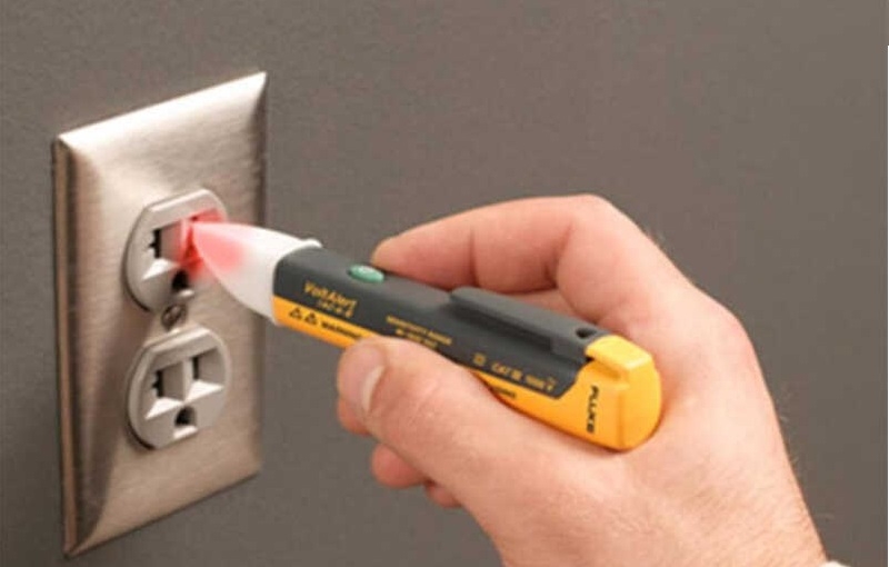 Kiểm tra nguồn điện cấp cho tivi khắc phục màn hình giật