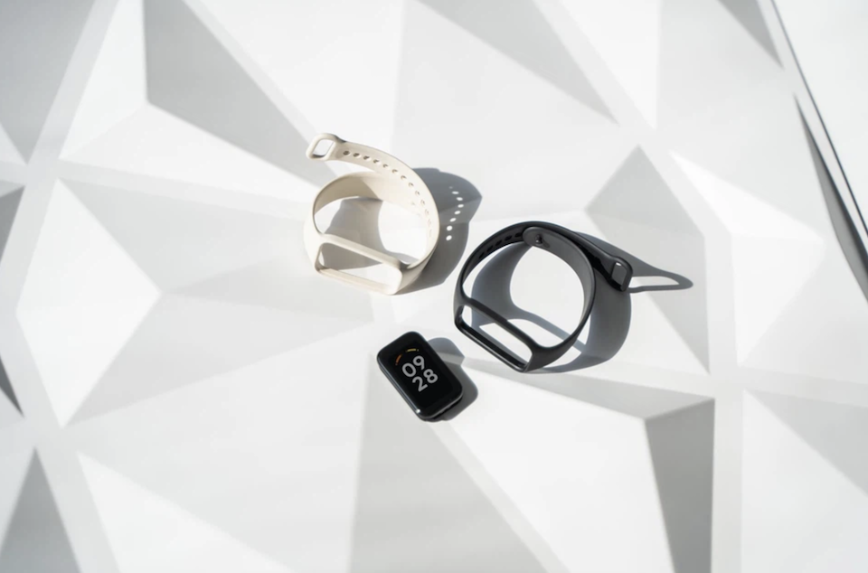 Trên tay nhanh Xiaomi Redmi Smart Band 2: vòng tay thông tin thế hệ mới giá rẻ hình 2