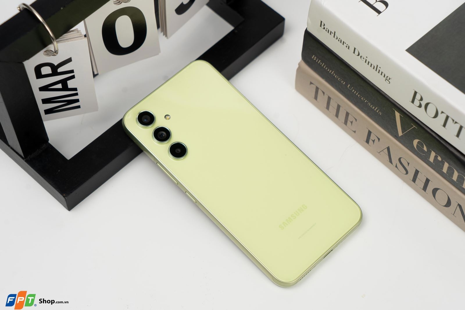 Trên tay Samsung Galaxy A54 5G: Thiết kế cao cấp, Exynos 1380, giá từ 10.49 triệu đồng