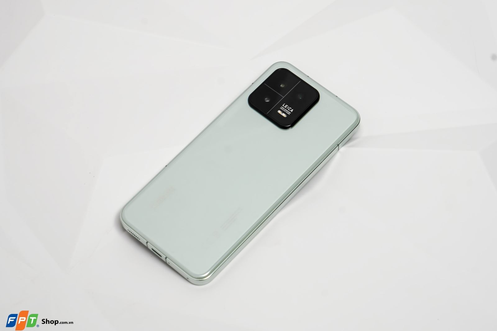 So sánh Samsung Galaxy S23 và Xiaomi 13: Lựa chọn nào tốt hơn?