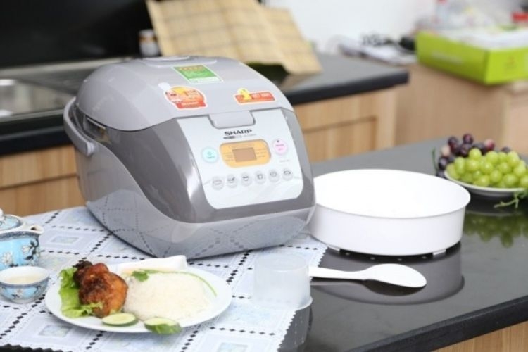 Để nồi cơm điện nơi khô thoáng