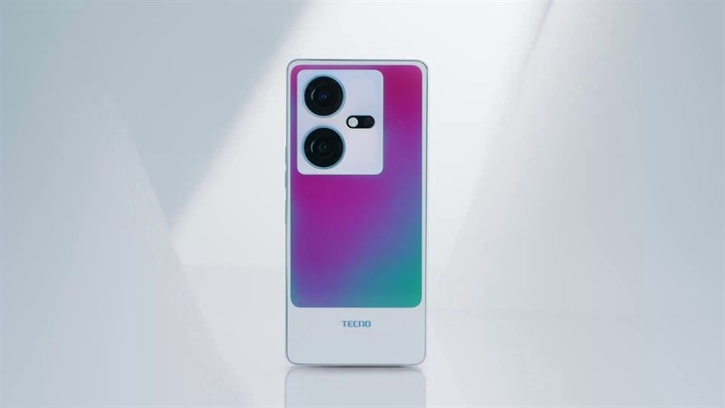 Tecno có smartphone đổi màu Chamaleon