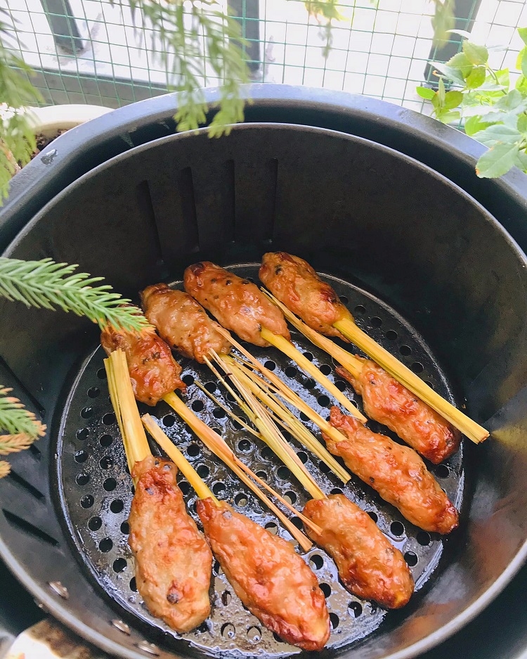 Cách làm nem nướng bằng nồi chiên không dầu (Ảnh 5)
