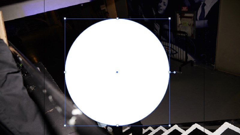 Cắt hình trong AI bằng Clipping Mask (Bước 4)