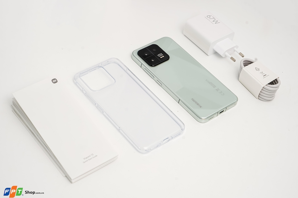 Trên tay nhanh Xiaomi 13: Cấu hình siêu khủng Snapdragon 8 Gen 2 cùng hệ thống camera cao cấp hình 4