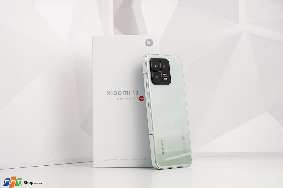 Trên tay nhanh Xiaomi 13: Cấu hình siêu khủng Snapdragon 8 Gen 2 cùng hệ thống camera cao cấp hình 5