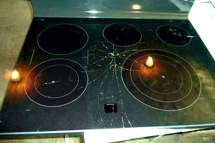 Bếp từ bị vỡ mặt kính có thay được không?