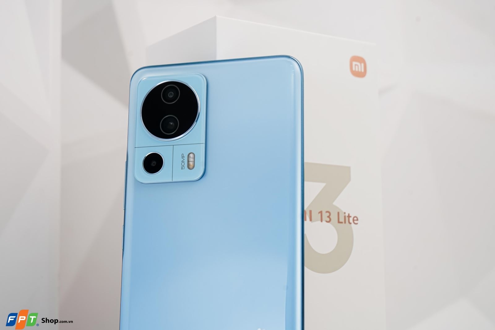 So sánh Xiaomi 13 và Xiaomi 13 Lite: Có gì khác biệt và nên mua điện thoại nào?