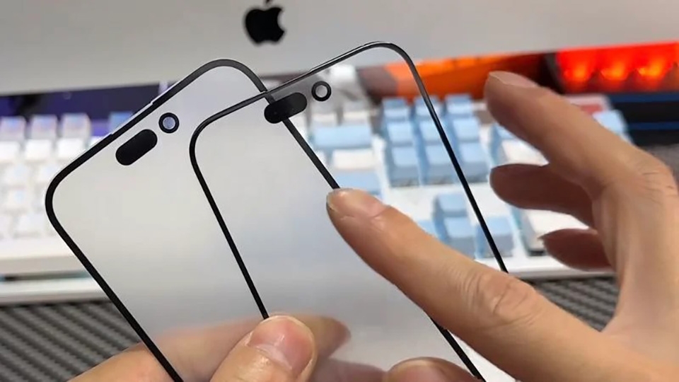 Miếng dán màn hình iPhone 15 Pro