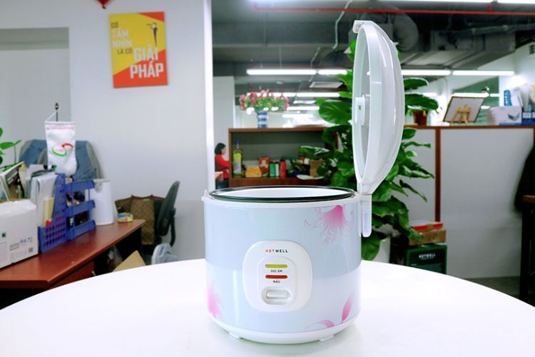 Nồi cơm điện Hotwell 1.8 lít RC18H2