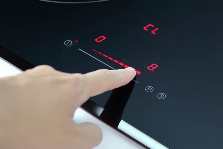 sửa bếp từ báo lỗi 3