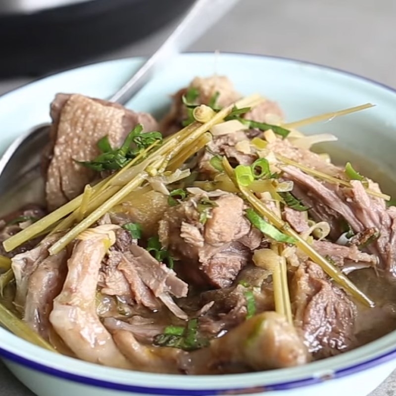 Thành phẩm khi nấu vịt om sấu bằng nồi áp suất điện