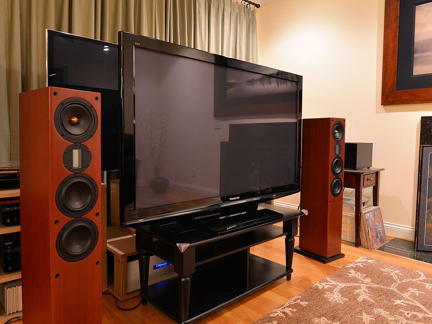 Tivi Plasma là gì? Vì sao tivi Plasma “vắng bóng” trên thị trường hiện nay?