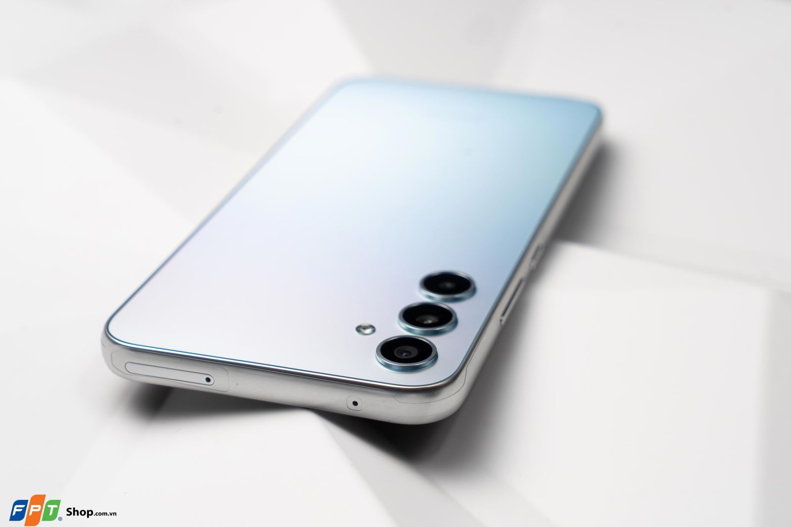 Trên tay Samsung Galaxy A34 5G: Dimensity 1080, màn hình 120Hz siêu mượt, giá 8.49 triệu đồng