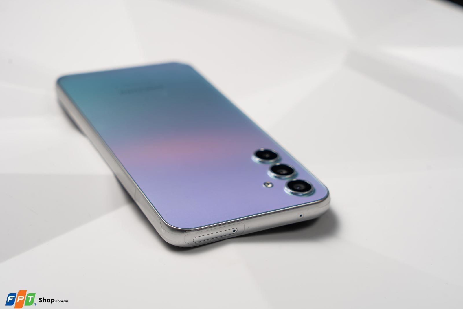 Trên tay Samsung Galaxy A34 5G: Dimensity 1080, màn hình 120Hz siêu mượt, giá 8.49 triệu đồng