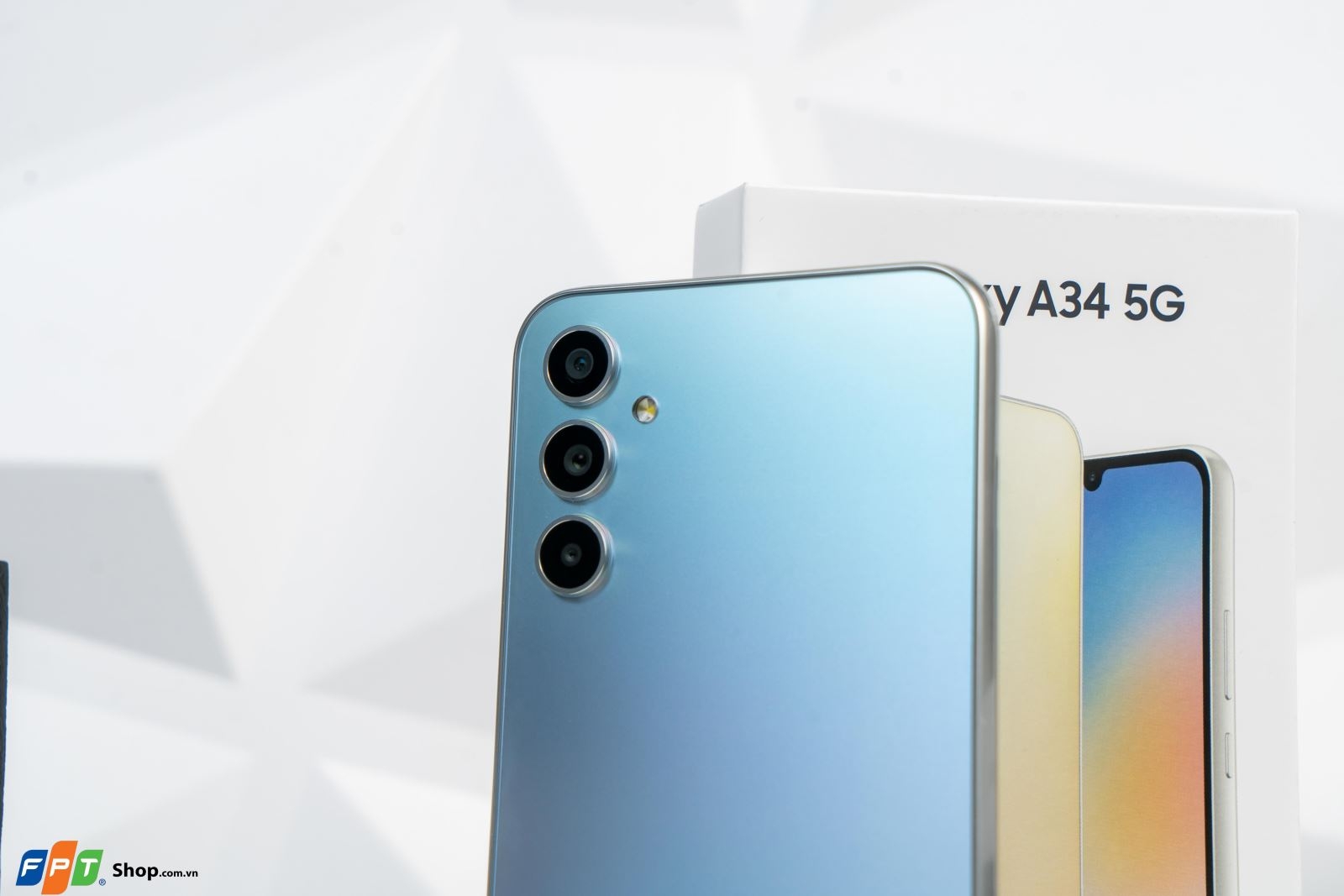 Trên tay Samsung Galaxy A34 5G: Dimensity 1080, màn hình 120Hz siêu mượt, giá 8.49 triệu đồng