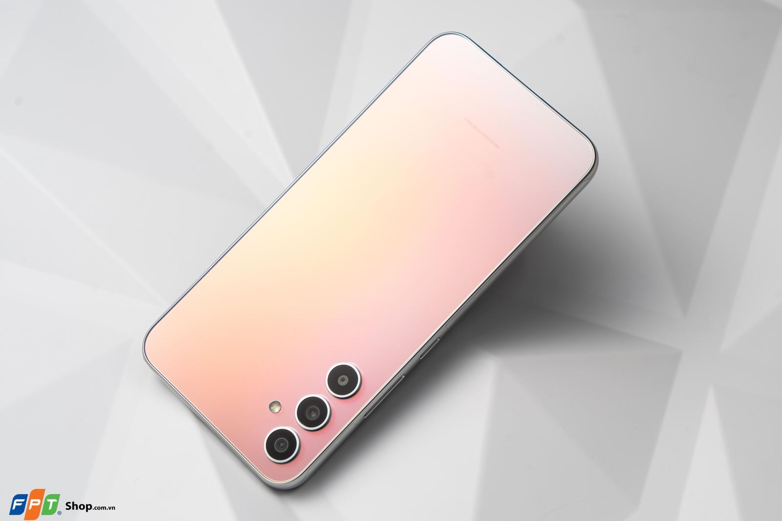 Trên tay Samsung Galaxy A34 5G: Dimensity 1080, màn hình 120Hz siêu mượt, giá 8.49 triệu đồng