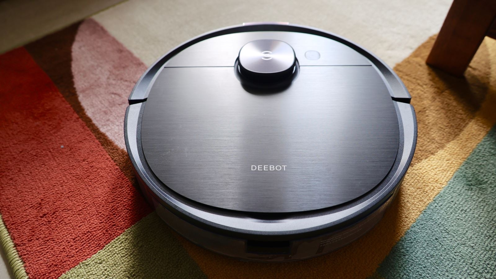 Ecovacs Deebot T8 AIVI có khả năng vừa hút bụi vừa lau nhà