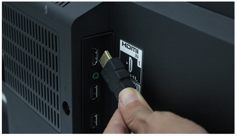 Nối đầu HDMI của dây MHL vào cổng tương tự của tivi