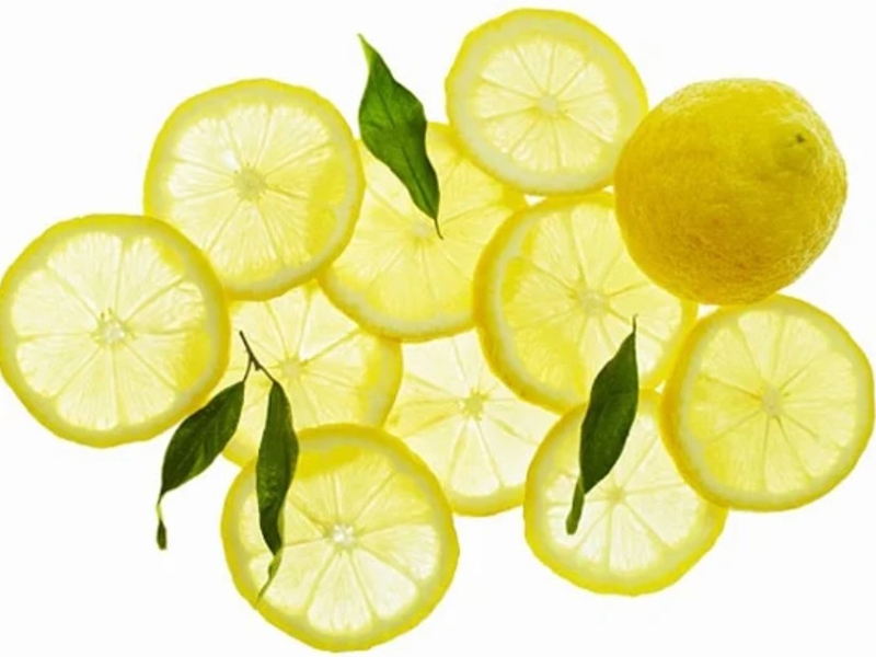 Cách khử mùi nồi chiên không dầu mới mua bằng chanh cắt lát