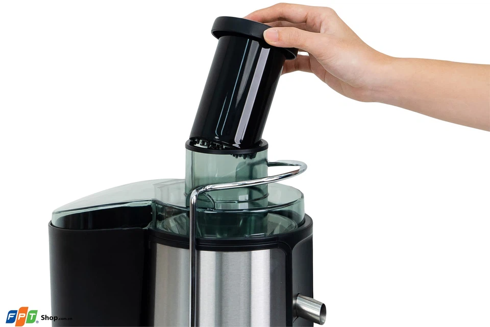 Cổng tiếp thực phẩm lớn, dễ dàng bỏ trái cây nguyên trái