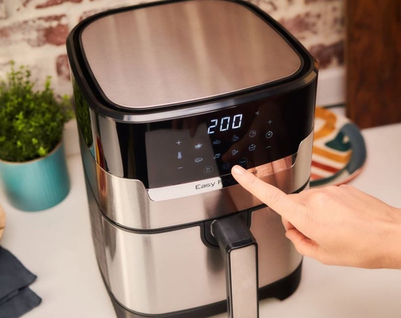 Nồi chiên không dầu Tefal điện tử có nhiều chế độ chiên