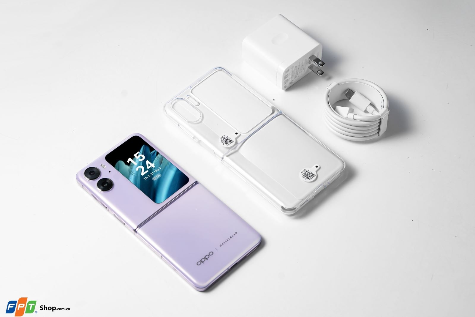 Bộ phụ kiện đi kèm khá đầy đủ