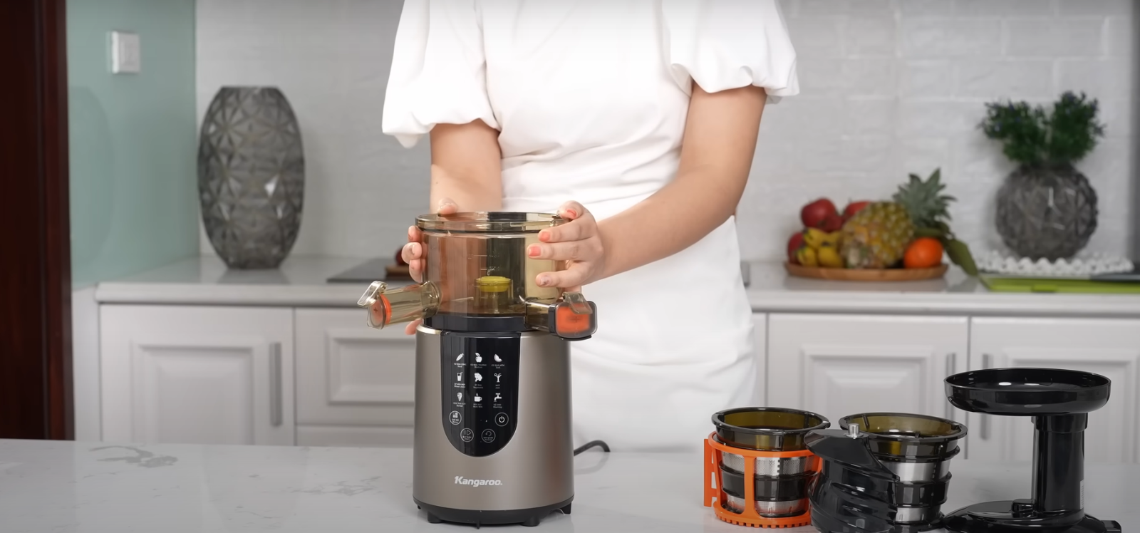 Hướng dẫn sử dụng máy ép chậm Kangaroo KG180SJD một cách hiệu quả