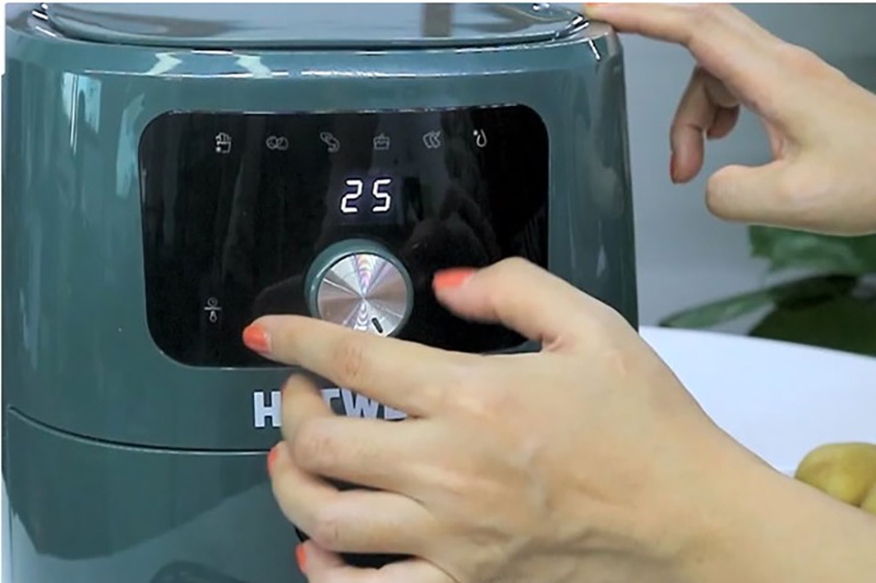 Nồi chiên không dầu 5 lít giá rẻ: Hotwell AE50H2