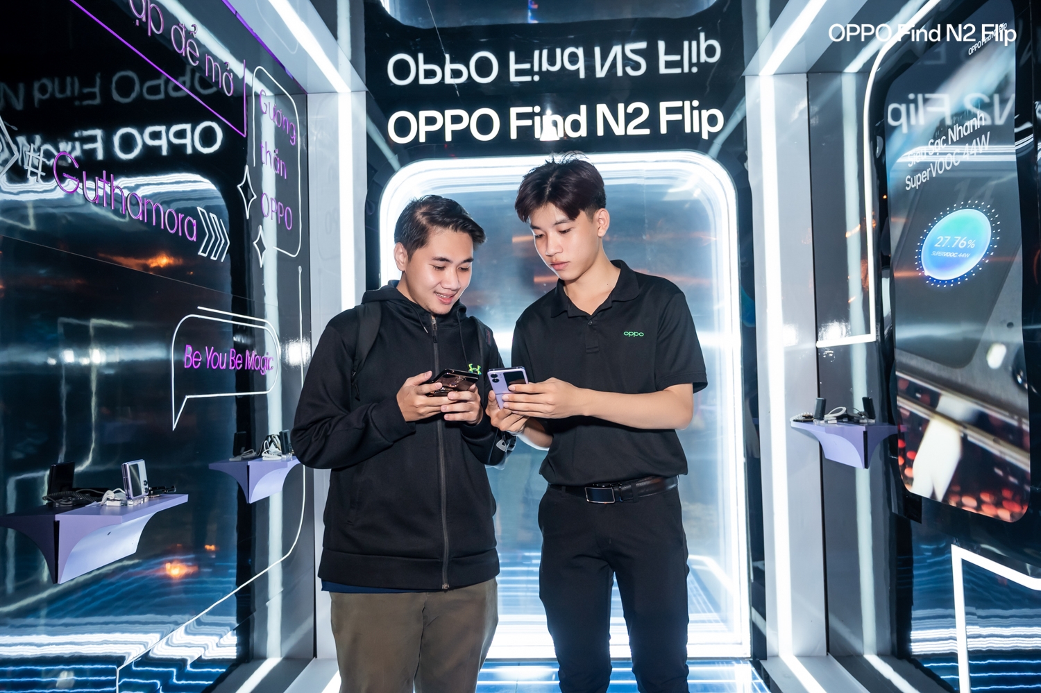 Toàn cảnh hoạt động trải nghiệm "Gương thần" vạn năng Find N2 Flip tại FPT Shop