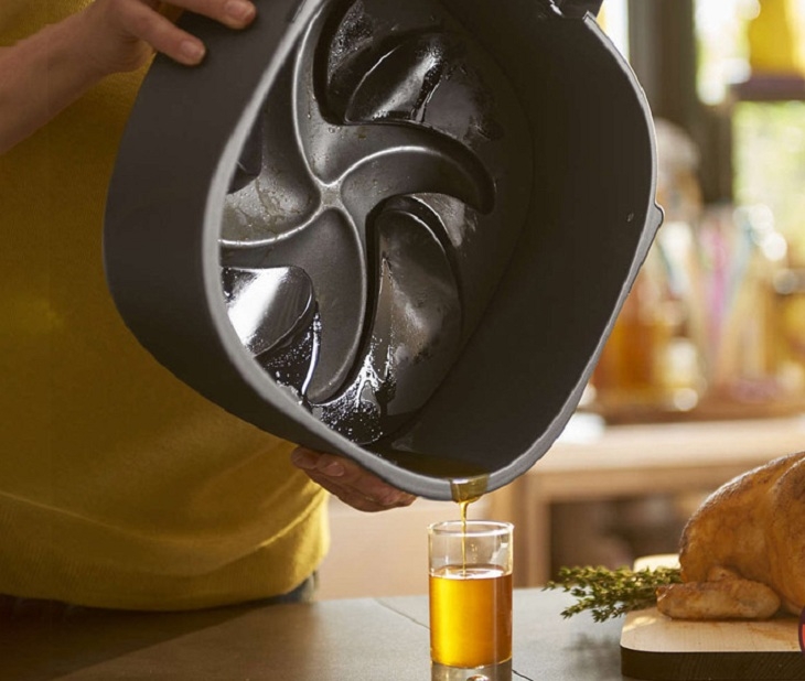 Nồi chiên không dầu bốc khói (Ảnh 6)