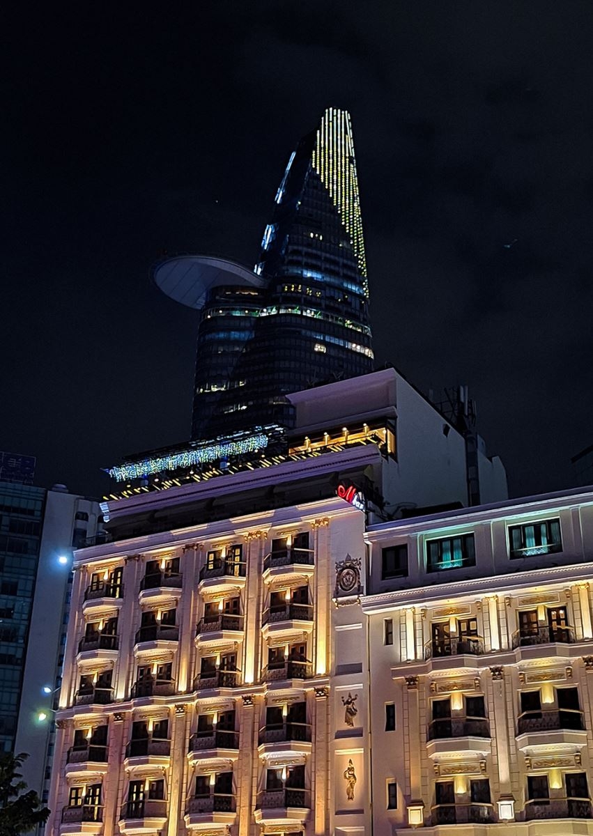 “Đu đêm” Sài Gòn cùng Samsung Galaxy A54 5G 55