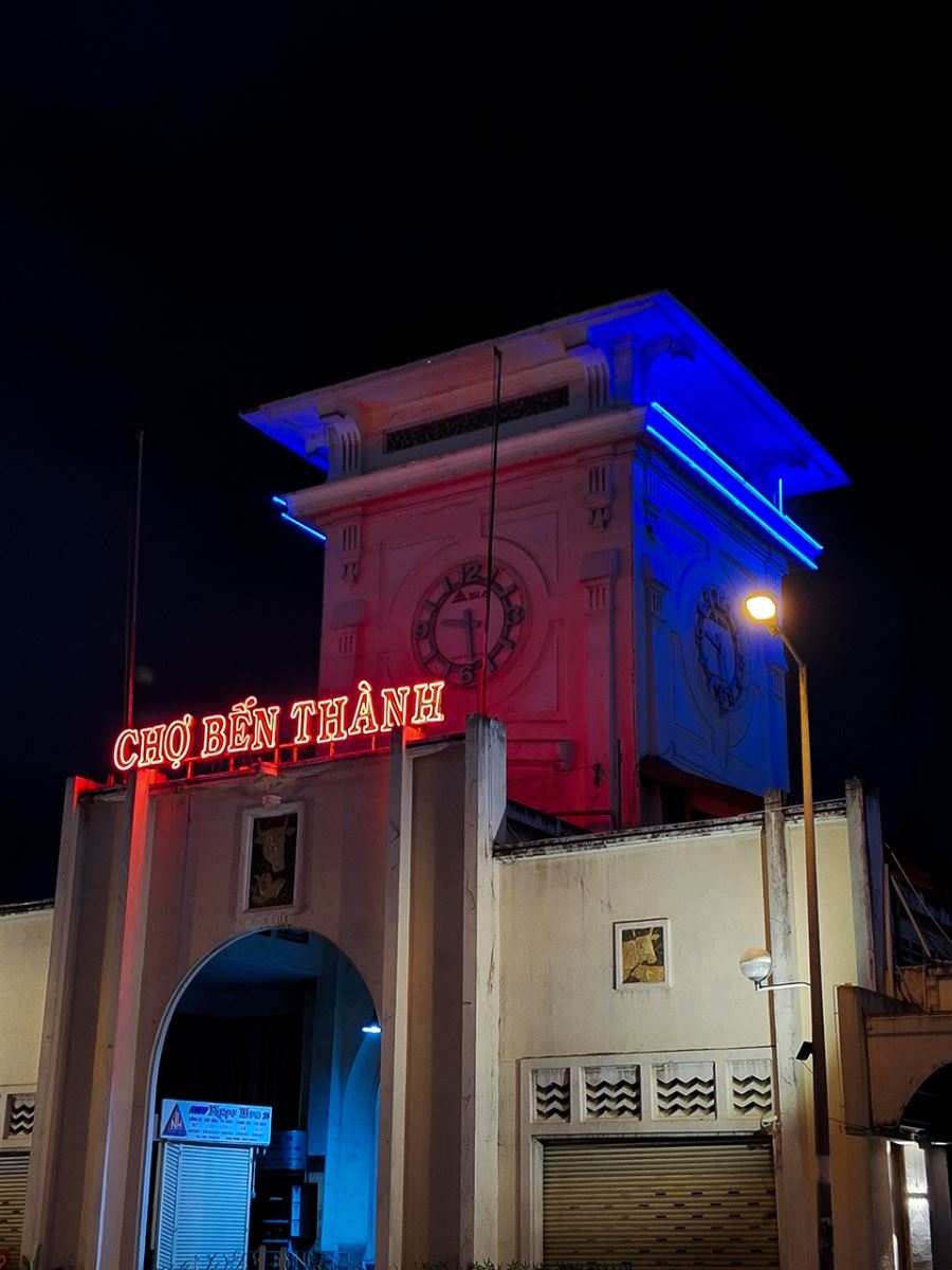 “Đu đêm” Sài Gòn cùng Samsung Galaxy A54 5G