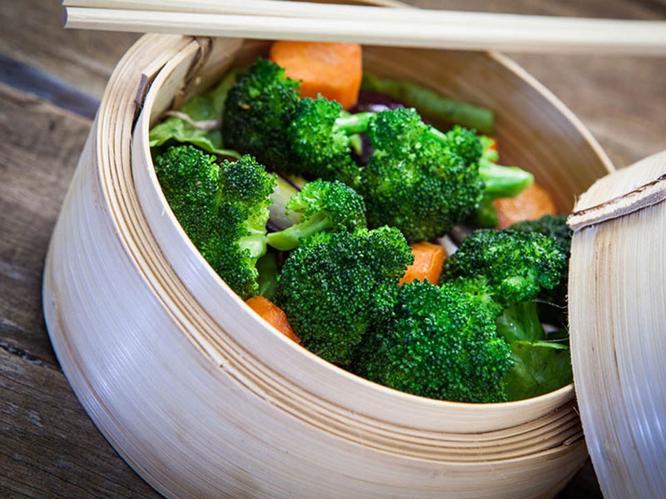 Không nên sử dụng nồi chiên không dầu để hấp thức ăn