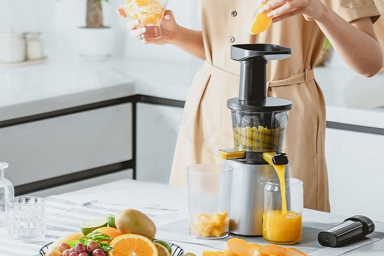 Cách sử dụng máy ép trái cây Hafele làm nước ép nguyên chất