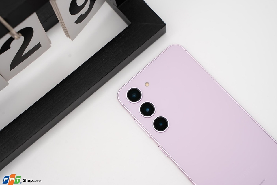 2023 rồi, liệu Galaxy S22 có còn đáng mua khi mà Galaxy S23 đang quá hot? 3