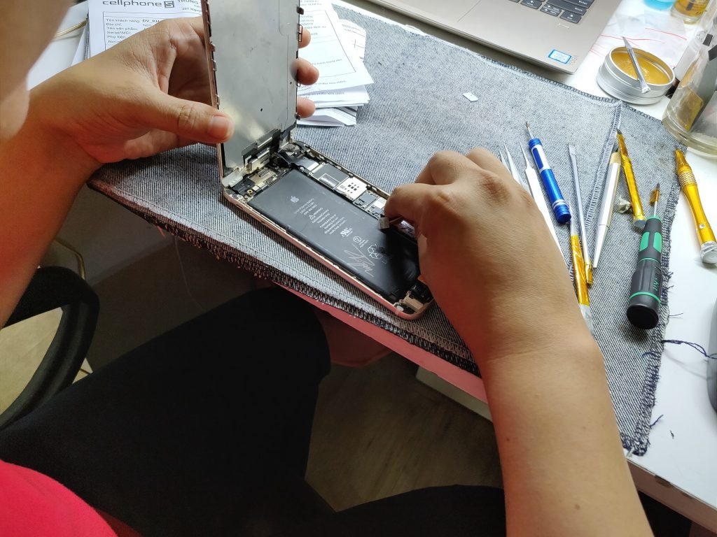 Thay pin mới