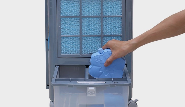 Sử dụng đá khô hoặc đá viên để tăng hiệu quả làm mát