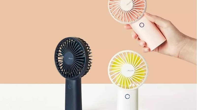 Quạt mini sạc bao nhiêu tiếng thì đầy?