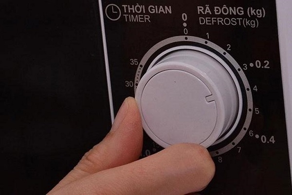 Chế biến thực phẩm ngay khi rã đông bằng lò vi sóng