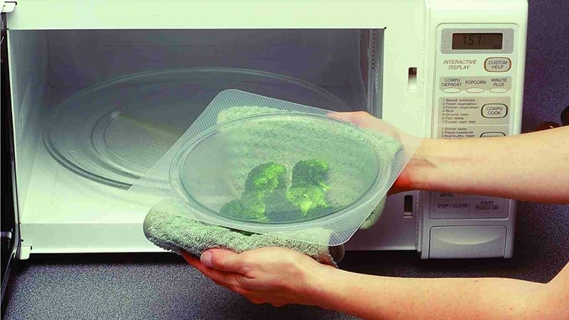 Rã đông rau củ bằng lò vi sóng