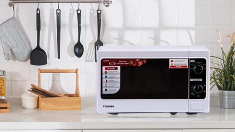 Nên mua lò vi sóng loại nào: Toshiba ER-SM20(W1)VN 20 lít
