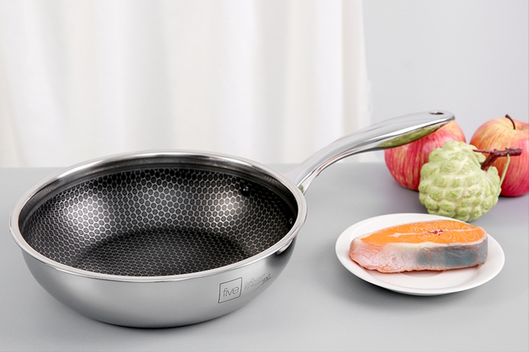 Đặc điểm chảo chống dính tổ ong: Mẫu mã sang trọng, kích thước đa dạng