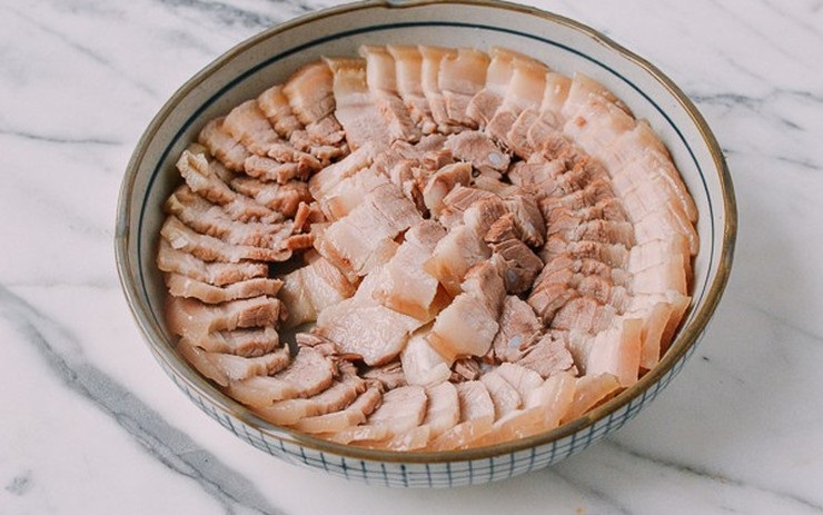 Luộc thịt bằng lò vi sóng đảm bảo chất dinh dưỡng và giữ được độ ngọt của thịt