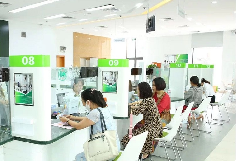 Kiểm tra lịch sử giao dịch Vietcombank tại quầy giao dịch