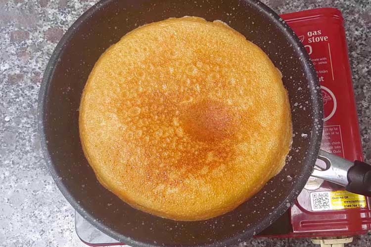 Bước 5 cách làm bánh bò nướng bằng chảo