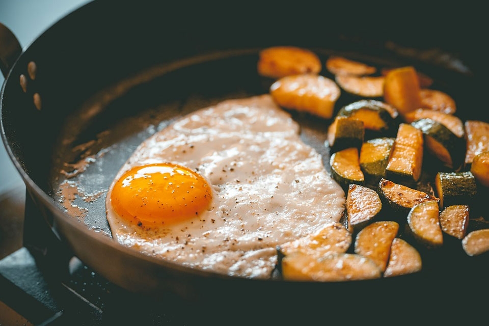 Giữ vệ sinh và bảo quản chảo đúng cách